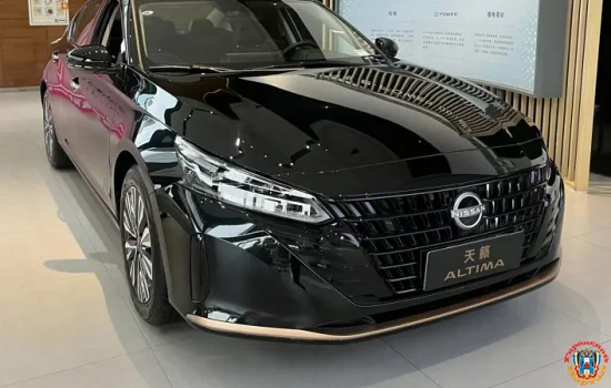 В Китае стартовали продажи Nissan Teana 20th Anniversary Black Gold Edition